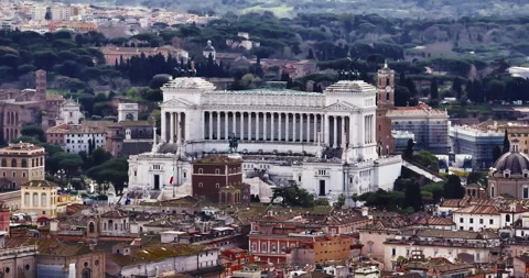 Aerial view of the national Monument to Victor Emmanuel II in city of Rome Видео 311802353