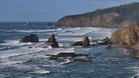 Aerial view of natural landscape of west coast in Oregon,USA Видео 334592853