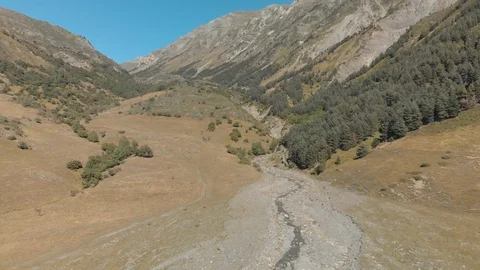 Aerial View of Natural Source in the Valley 7 Vidéo 96171756