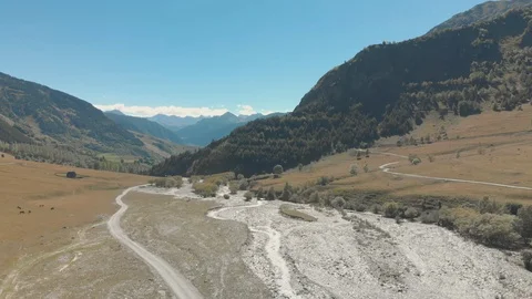 Aerial View of Natural Source in the Valley 5 Vidéo 96173404