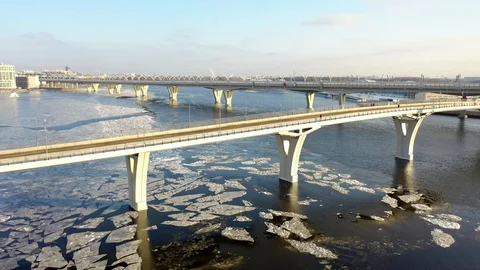Aerial view of the Neva river in winter. Drone flight over the city Stock-Footage 124360124