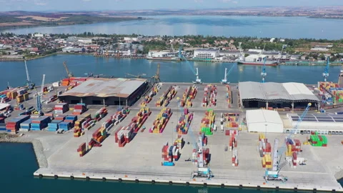 Aerial view to new container unloading terminal of port of Burgas, Bulgaria 스톡 동영상 315553826