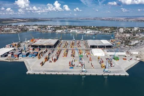 Aerial view to new container unloading terminal of port of Burgas, Bulgaria Stock-Fotos