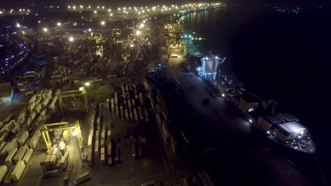 Aerial view of the night seaport Vídeos de archivo 84822039