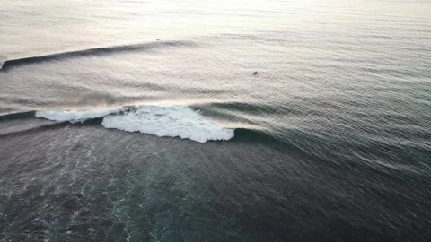 Aerial view of ocean sea waves in the evening atmosphere. Seascape. 스톡 동영상 280327465