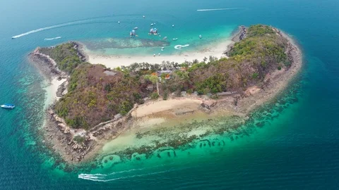 Aerial view of ocean waves, beach and rocky coastline and beautiful forest Video stock 109083863