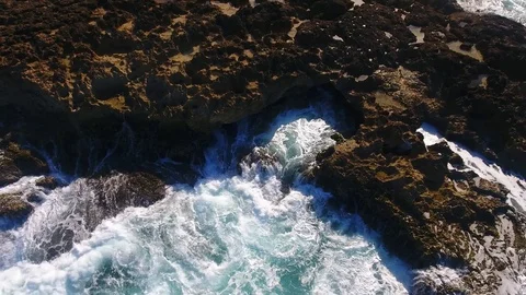 Aerial view of Ocean waves Video stock 89640075