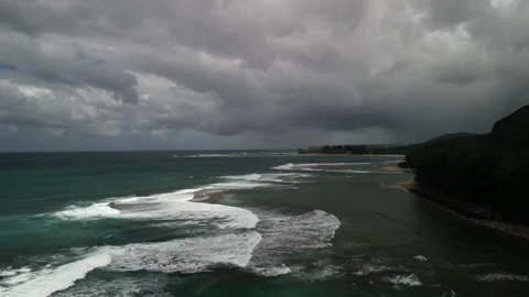 Aerial View of Ocean Waves Rolling Over Reef Near Haena, Kauai Stockbeeldmateriaal 348416452