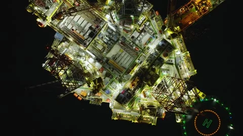 Aerial view of offshore jack up rig and offshore platform during sunset Vídeos de archivo 329451104
