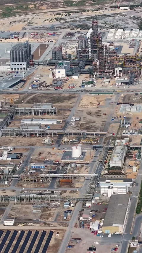 Aerial view of oil refinery complex and industrial processing plant Stock Footage 339732182