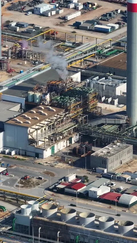 Aerial view of oil refinery complex with fuel storage tanks Stock Footage 339732368