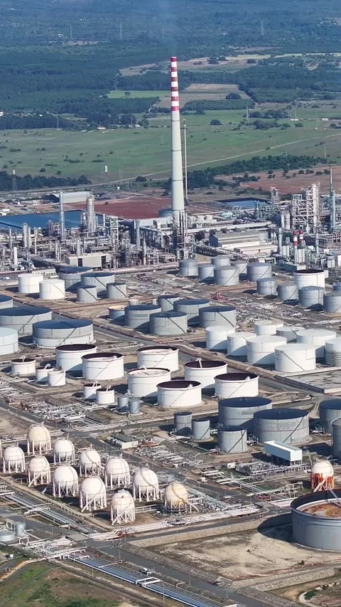 Aerial view of an oil refinery complex in an industrial processing area Stock Footage 340908187