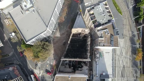 Aerial view of an old building destroyed by fire in Surry Hills, Sydney NSW Vidéo 242306835