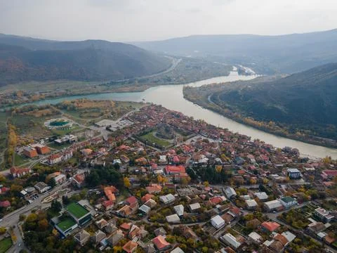 Aerial view of the old city Mtskheta and Svetitskhoveli Cathedral Foto stock