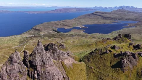 Aerial view from Old Man of Storr over Loch Leathan, Isle of Skye, Scotland, UK Vídeo Stock 325743557