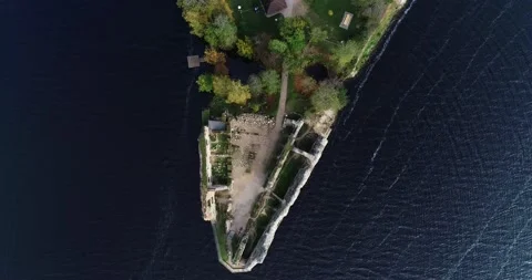 Aerial view of an old stone castle ruins in Koknese, Latvia. Located on a 스톡 동영상 172102350