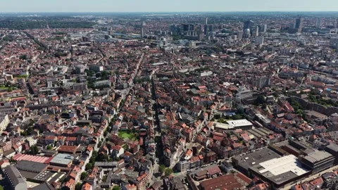 Aerial view of the old town Brussels in Belgium Vídeos de archivo 336407375