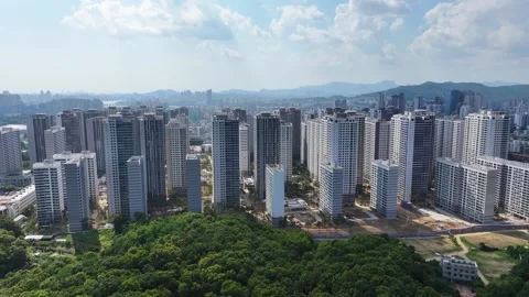 Aerial view of the Olympic Park Foreon apartment construction site in Dundun Vídeo Stock 296523254