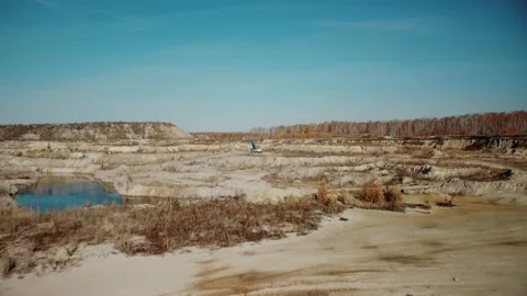 Aerial view of an open pit sandstone mine for the construction industry Vidéo 182978585