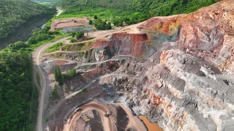 Aerial view of an open-pit stone quarry. Vídeo Stock 340565669