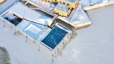 Aerial view of the outdoor heating pool Allas Sea Pool. 스톡 동영상 153035127