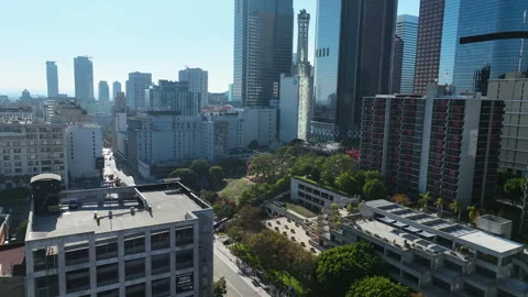 Aerial view over the Angels Flight and Bunker Hill district of Downtown Los Vídeos de archivo 323259965