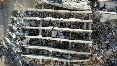 Aerial view over destroyed buildings of city after the earthquake in Turkey Vídeo Stock 236415121