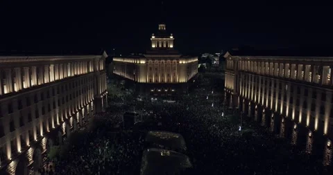 Aerial view over Sofia center with thousands protesters 스톡 동영상 324559652