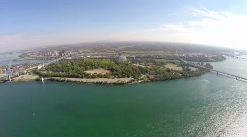 Aerial view over St. Helen's Island in Montreal, on the St Lawrence River, Canad Vídeos de archivo 52995138