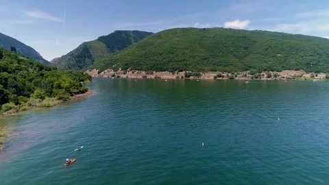 Aerial view of paddleboarding at Pineview Lake in the summer Stock-Footage 320122286