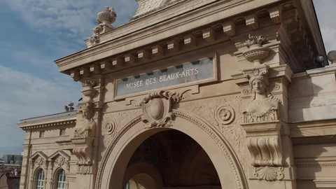 Aerial view of Palace Longchamp with cascade fountain in the heart of Marseille 库存影片 123848498