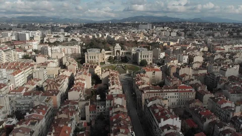 Aerial view of Palace Longchamp with cascade fountain in the heart of Marseille 스톡 동영상 123853429