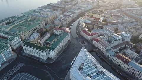 Aerial view on Palace Square, Hermitage and Neva river in Saint-Petersburg. 库存影片 100688499