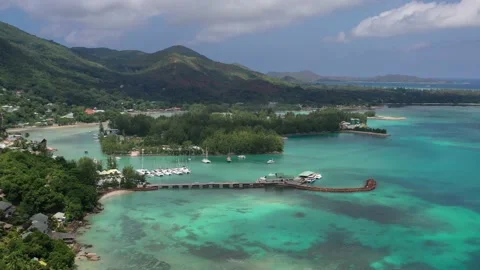 Aerial view of palm trees and coastline Praslin, Seychelles Stock Footage 152264386