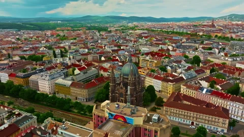 Aerial view of panoramic view of the center of Vienna, Austria Stock-Footage 345271439