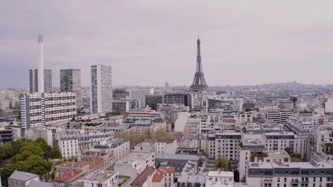Aerial view of Paris less polluted cityscape during coronavirus quarantine 스톡 동영상 128065899