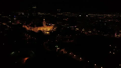 Aerial view of parlement de quebec at night 스톡 동영상 163404409