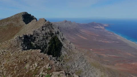 Aerial view of Playa de Cofete from  Pico de la Zarza in Fuertaventura 動画素材 335509687