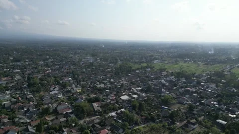 Aerial view of Population density is displacing agricultural land and forests. Vídeos de archivo 290993104