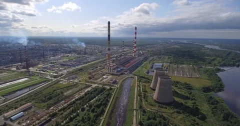 Aerial view of power plant facility 库存影片 80631643