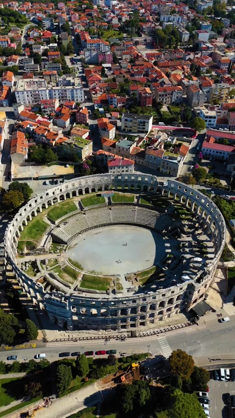 Aerial view of pula arena ancient roman amphitheatre Stockbeeldmateriaal 336472802