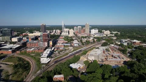 Aerial View Pulling Away From Raleigh North Carolina Skyline 스톡 동영상 267436634