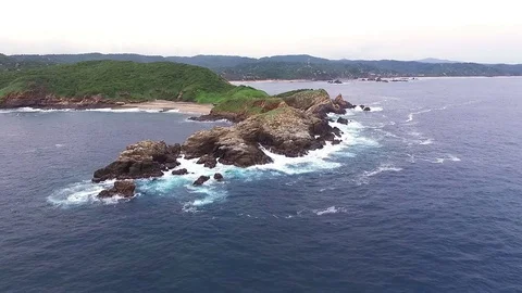 Aerial view of "Punta Cometa" cliffs, in the oaxacan coast. Stock Footage 71119547