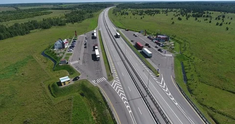 Aerial view at rest area with cafe in Tver region at highway M11. Russia Vidéo 119730691