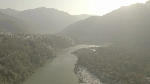 Aerial view on Rishikesh, India, 4k drone, ungraded/flat Vídeo Stock 107679045