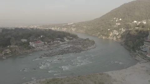 Aerial view on Rishikesh, India, 4k drone, ungraded/flat 스톡 동영상 107685281