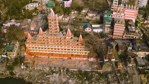 Aerial view on Rishikesh, India, 4k drone footage Video stock 109342252