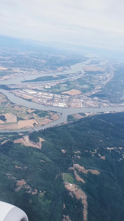Aerial View of River Channels and Industrial Districts near Portland 스톡 동영상 345687985