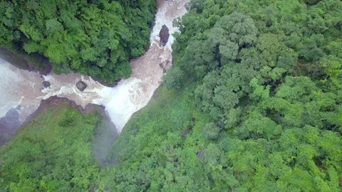 Aerial view river flowing in the forest, river in tropical rainforest. Vidéo 93163504