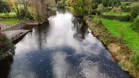 Aerial View of River Suir in Cahir Ireland 4K 库存影片 333926235